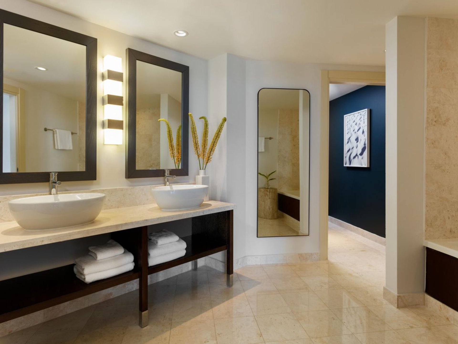 Junior Suite Bath