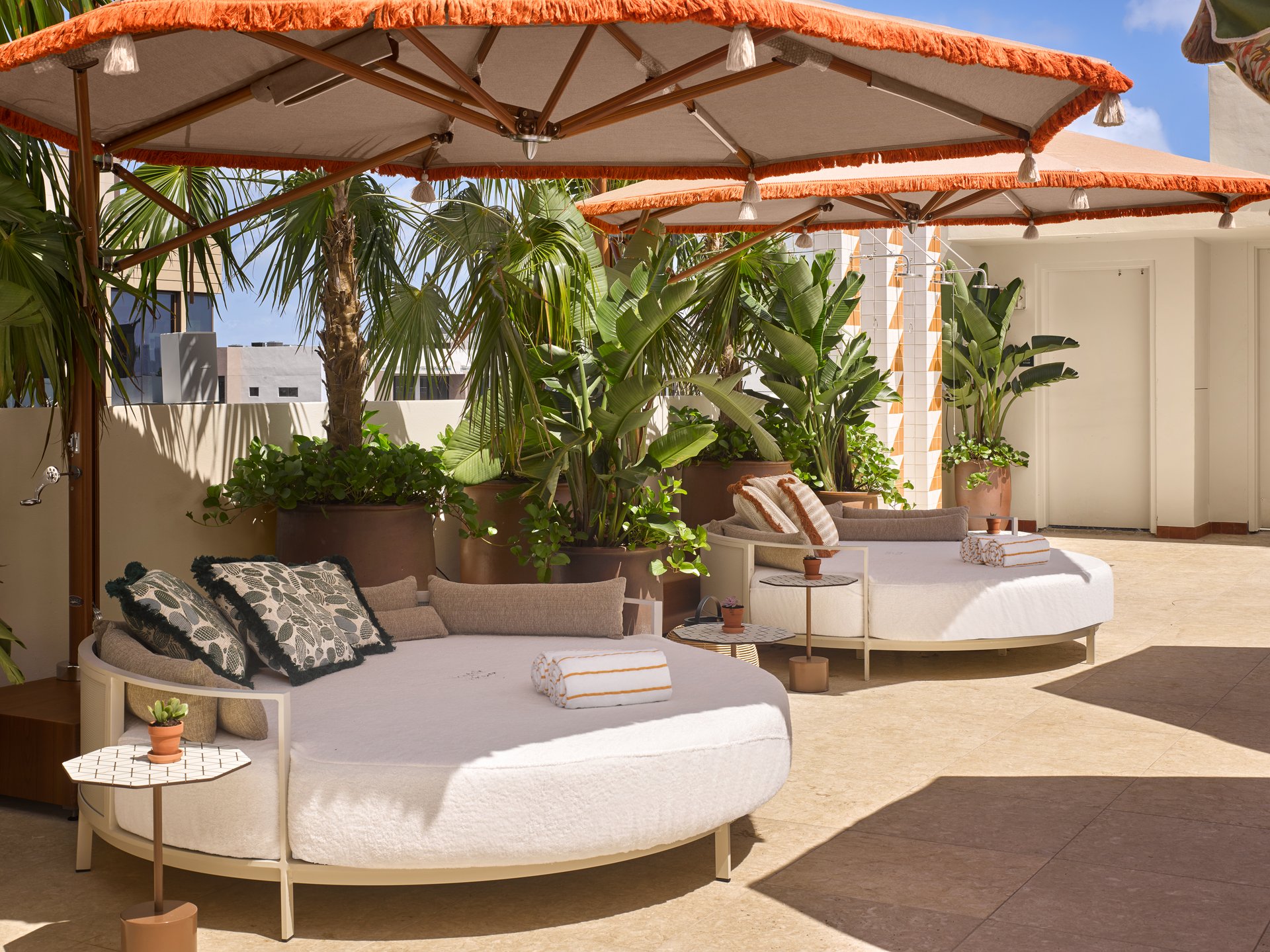 Seats | Mayfair House Hotel & Garden