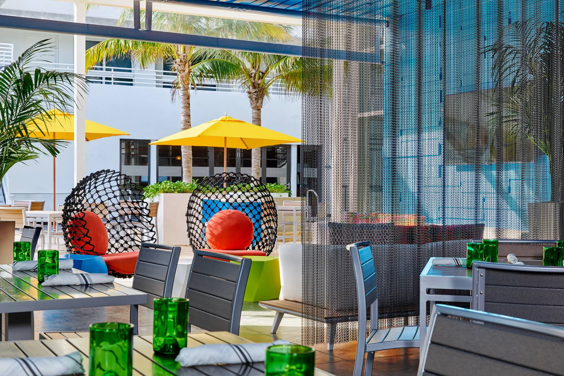 Poolside Bar | Royal Palm South Beach Miami, a Tribute Portfolio Resort