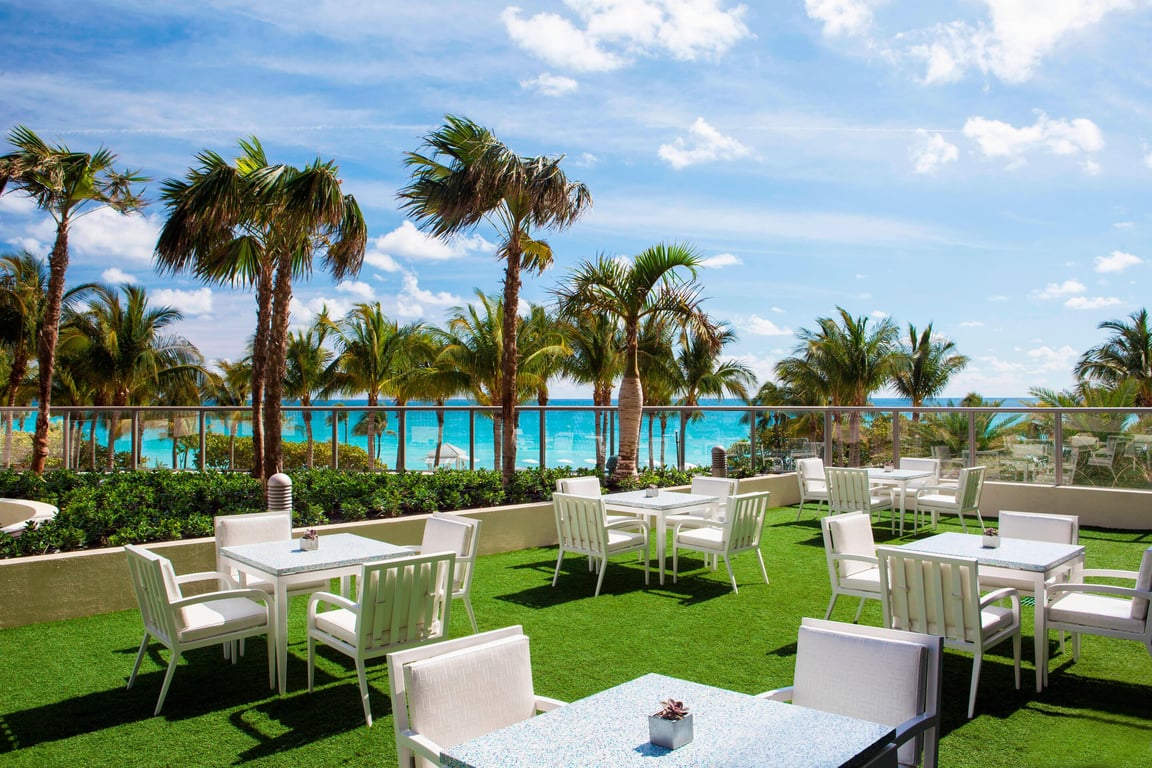 Terrace Seating | The St. Regis Bal Harbour Resort