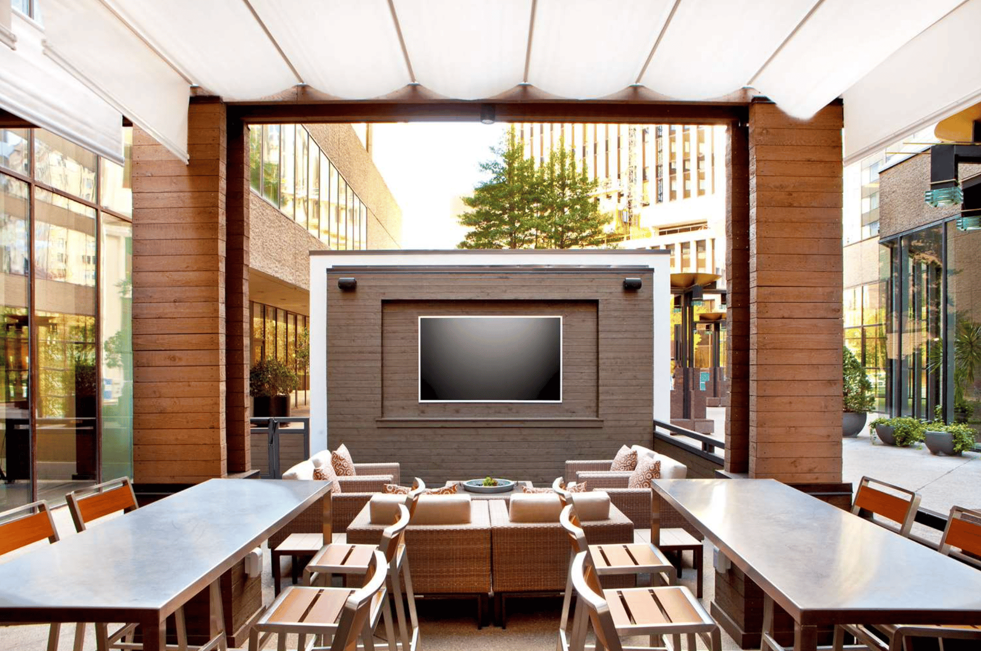 Lobby Area | DoubleTree by Hilton Hotel Nashville Downtown
