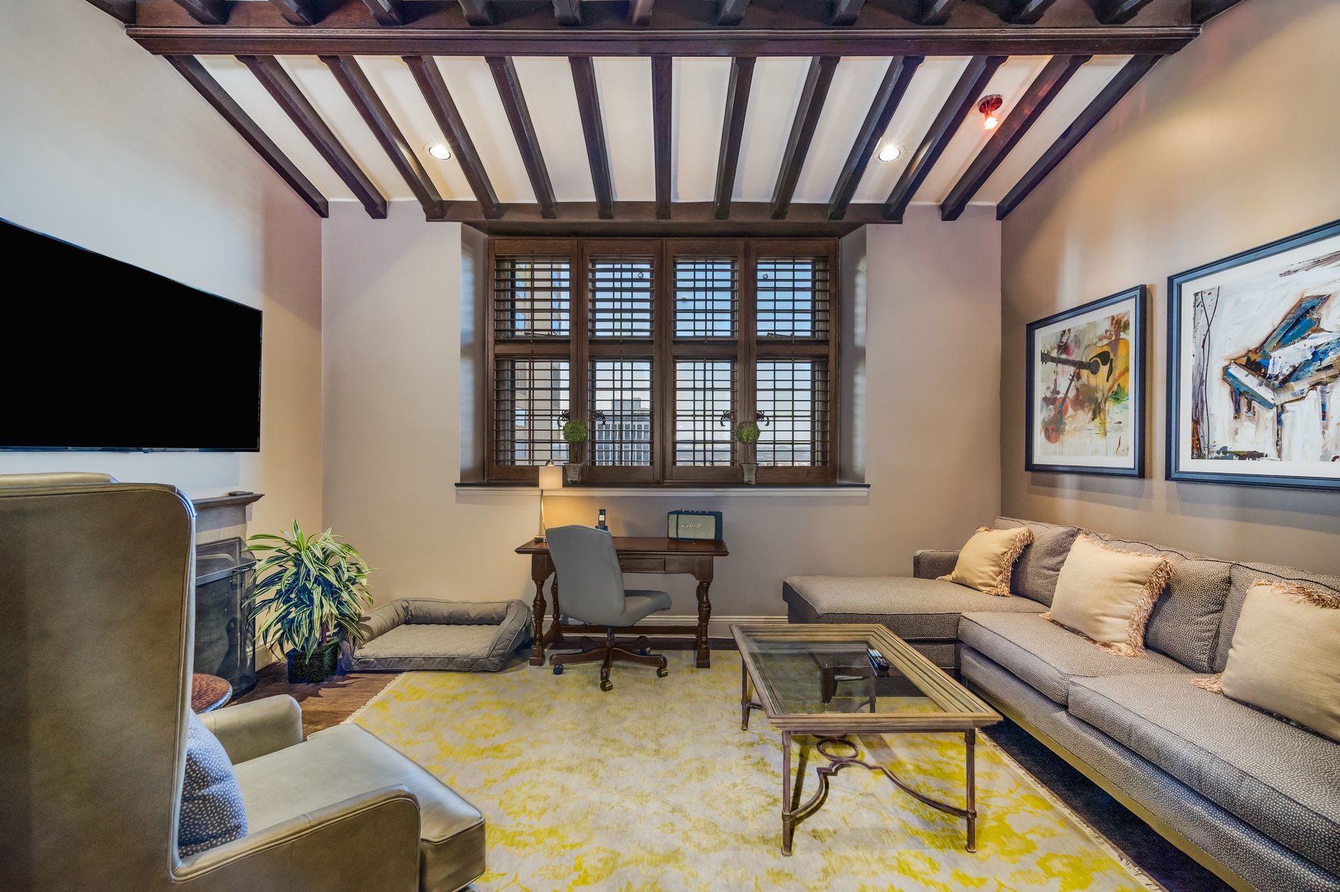 1 Bedroom Luxury Suite Living Room