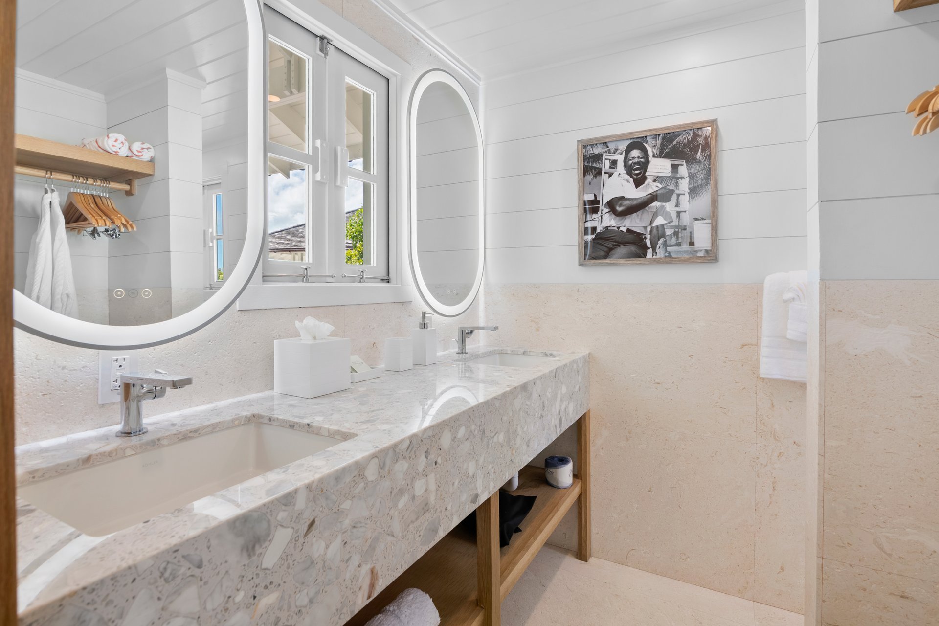 Beachside Bungalow - Bathroom 01