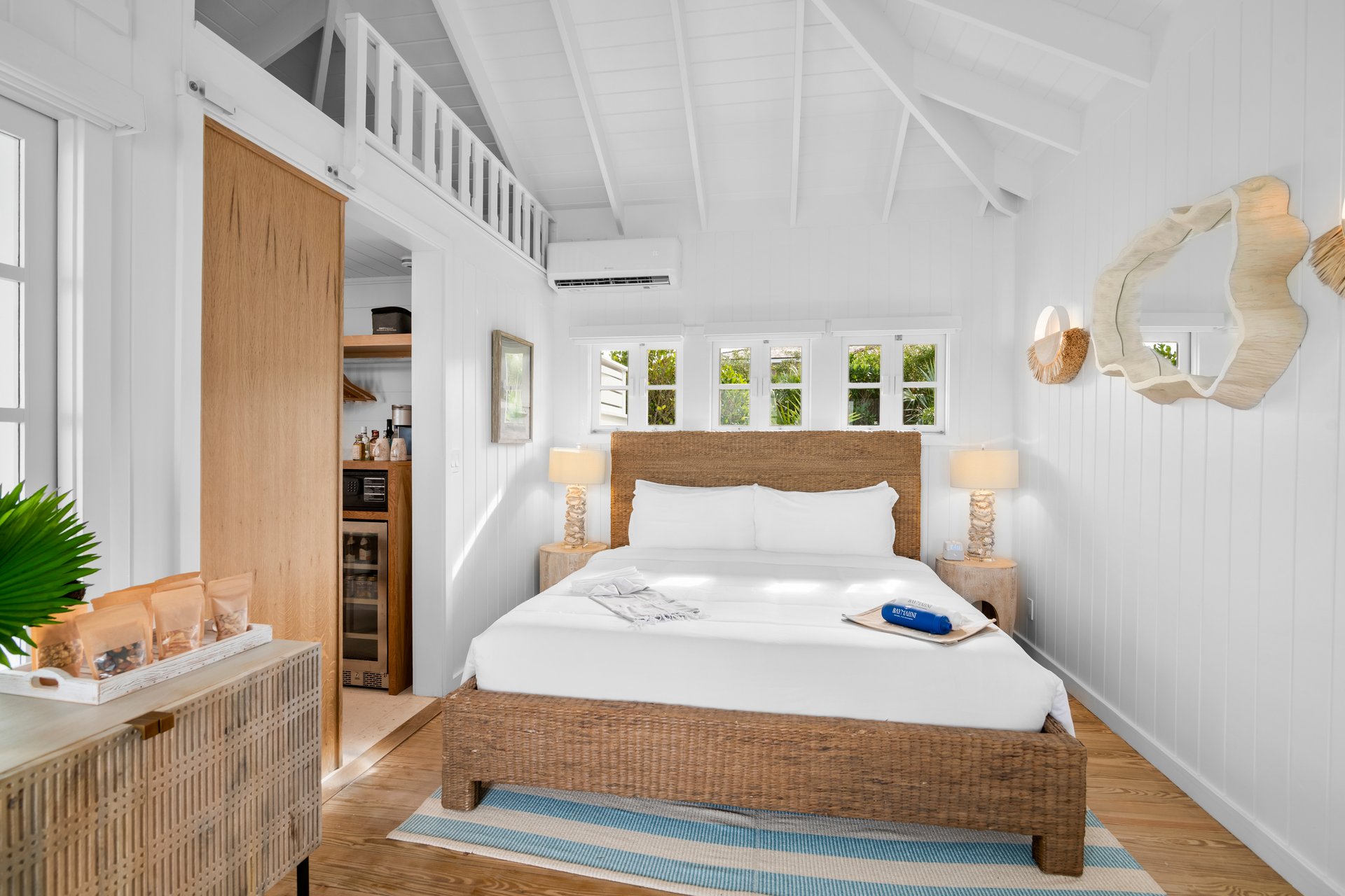 Lagoon View Bungalow - Bed 02