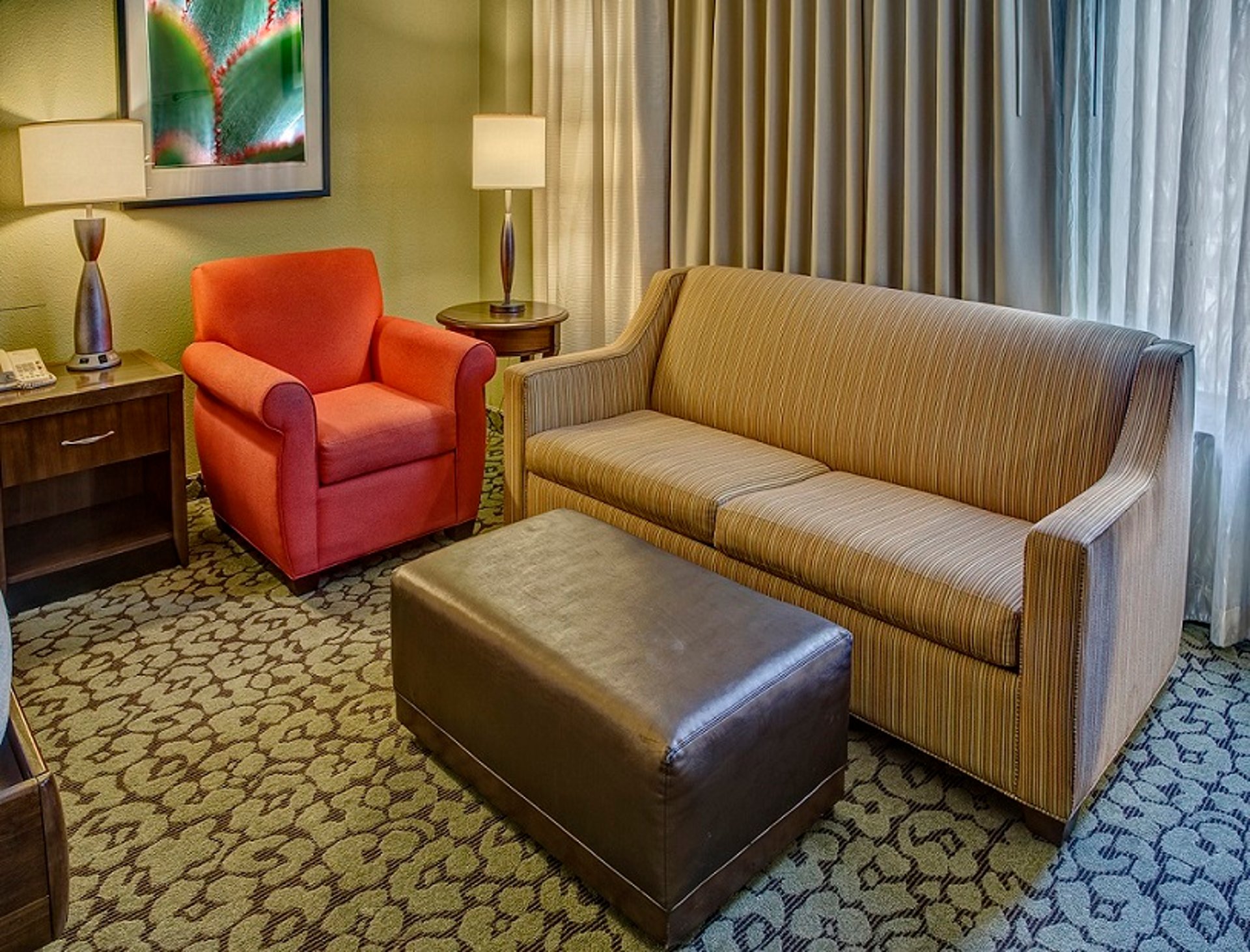KING JR SUITE LIVING