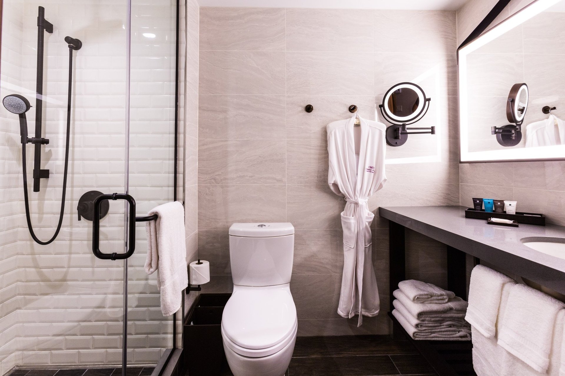 Executive Suite Bathroom