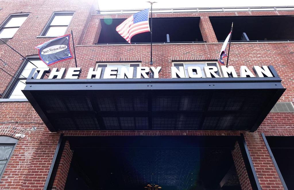 Entrance | Henry Norman Hotel