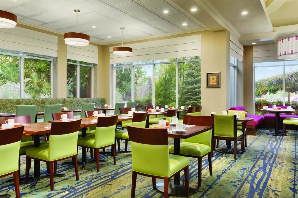 Breakfast Area | Hilton Garden Inn Niagara-on-the-Lake