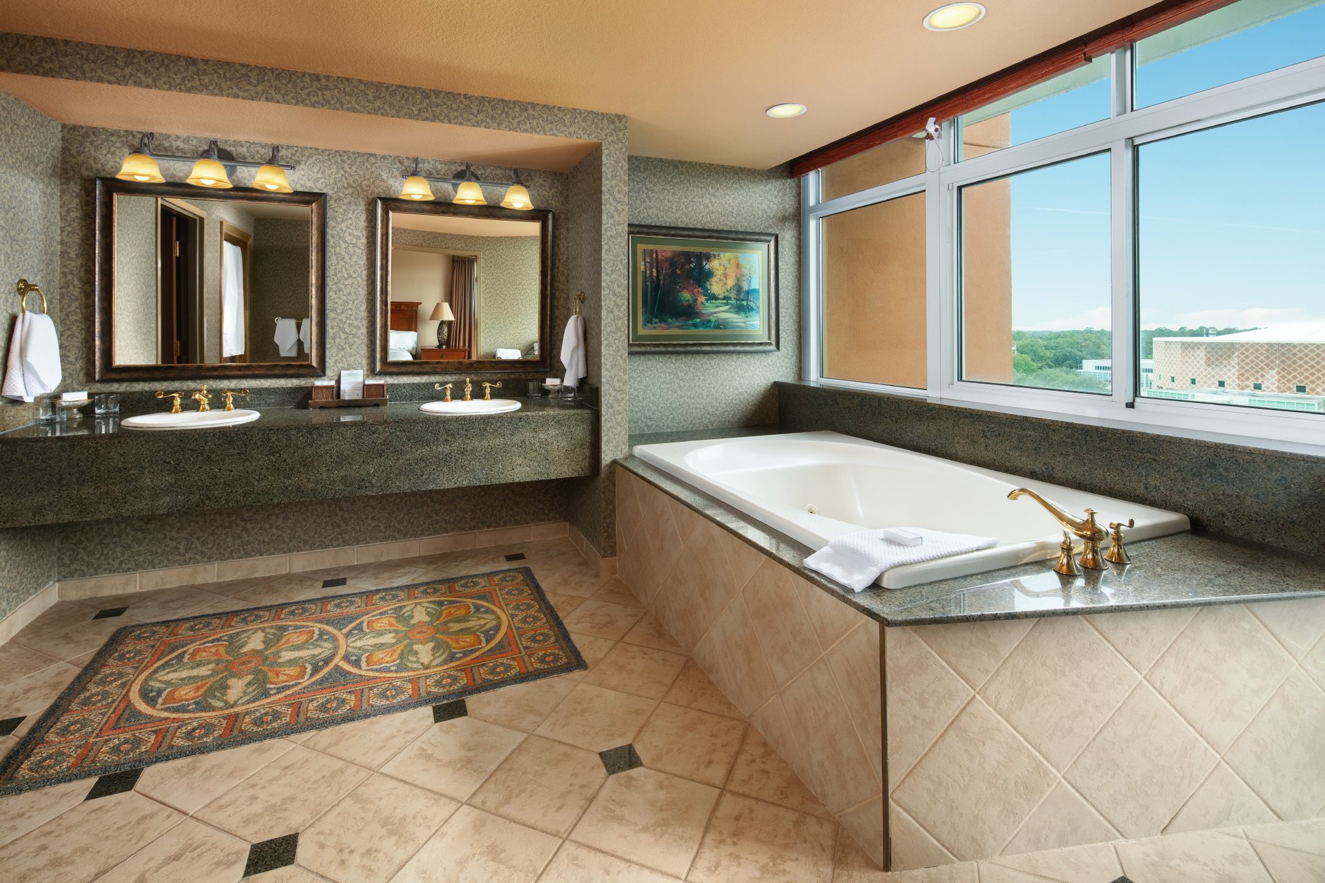 Presidential Suite Bathtub.jpg
