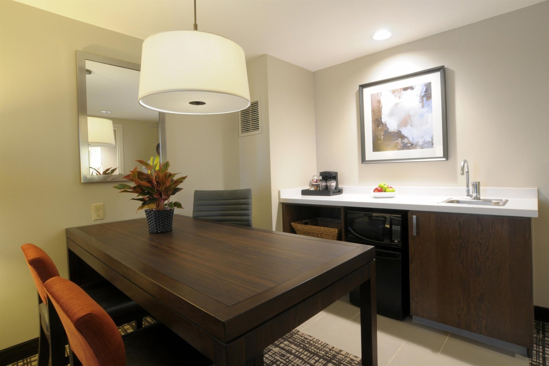 Wet bar area