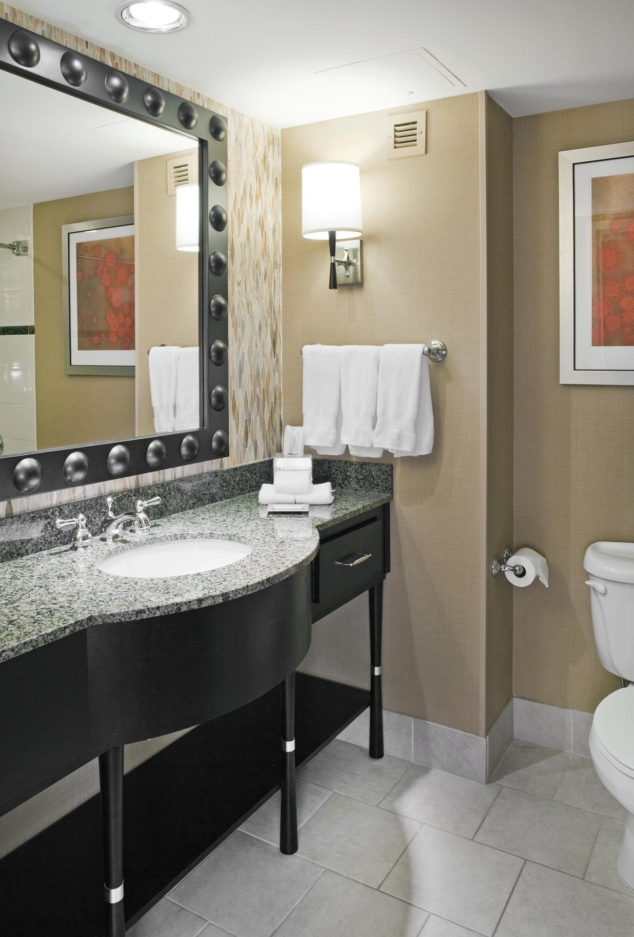 Deluxe 2 Bedroom Bathroom