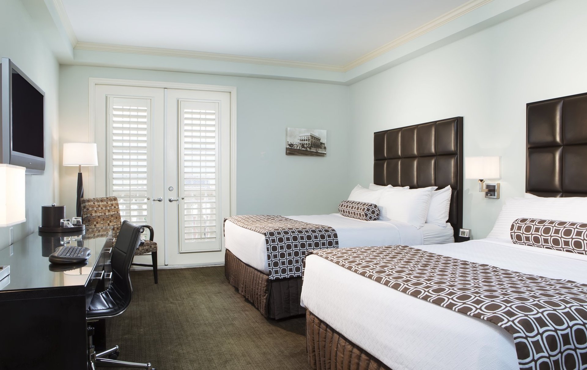 2 Queen Beds