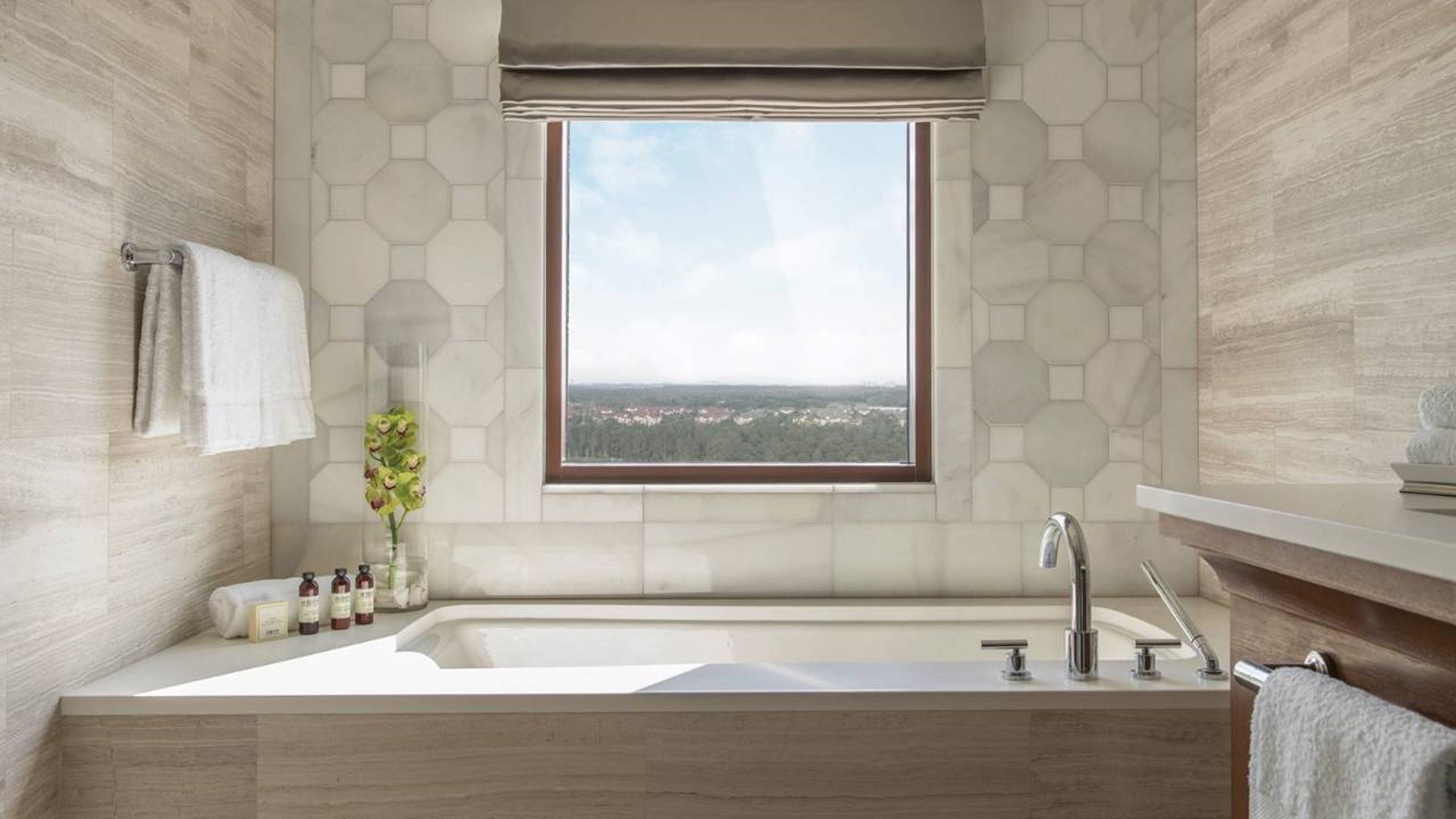 Bathtub