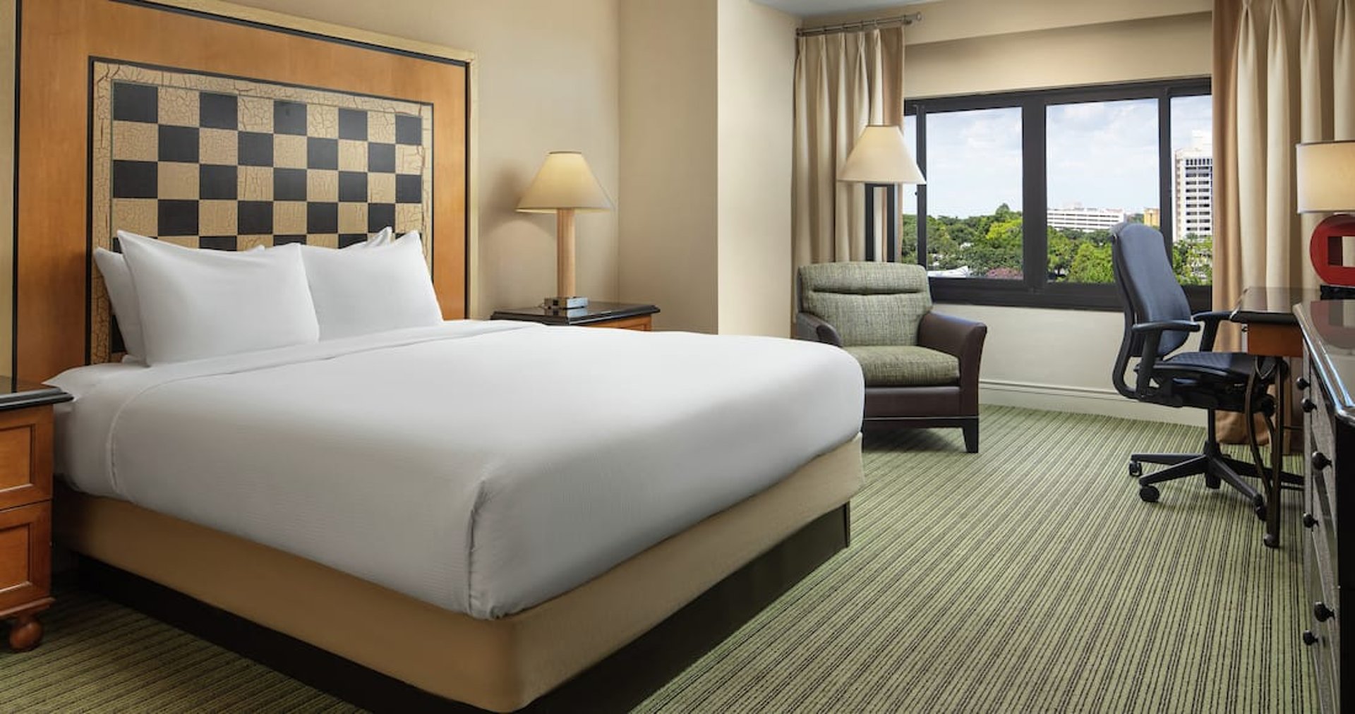 King Standard Room