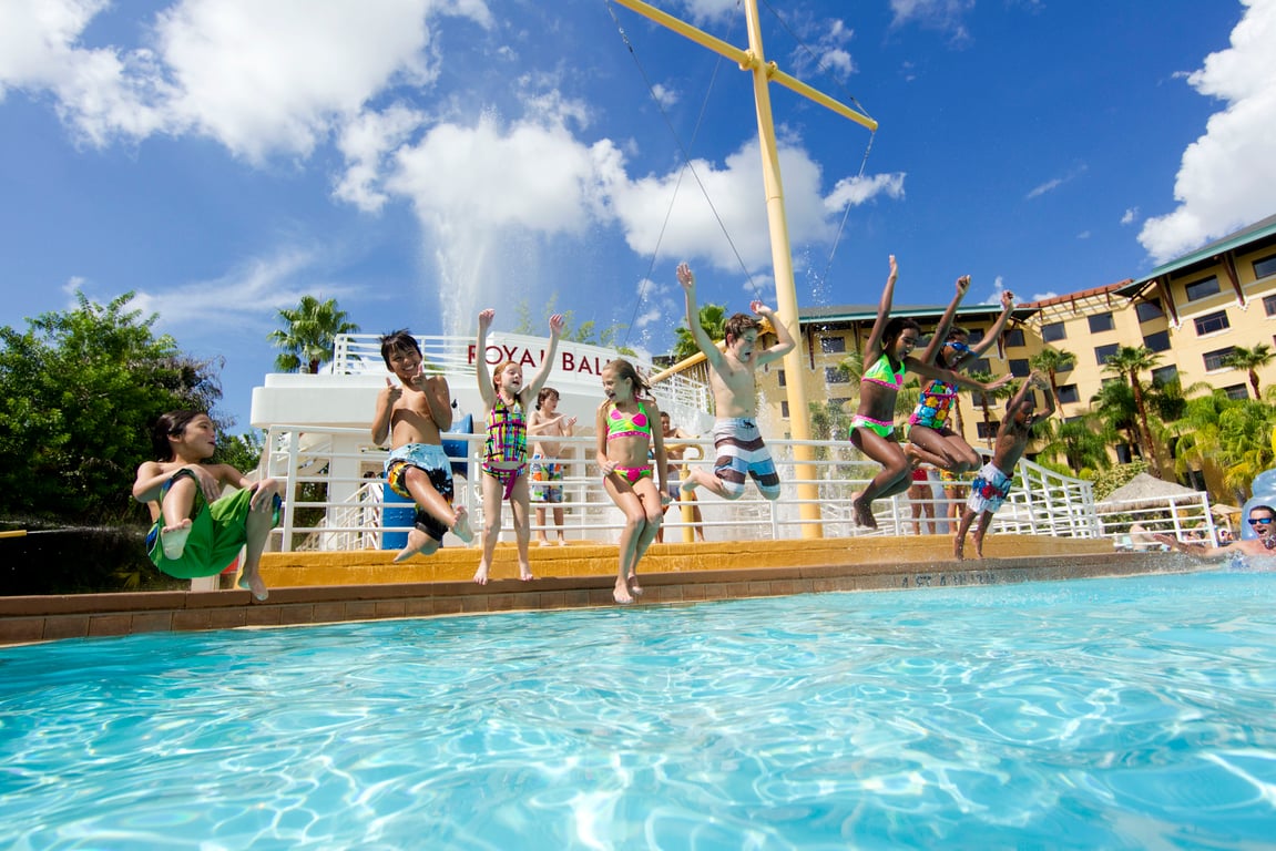 Pool | Universal's Loews Royal Pacific Resort™