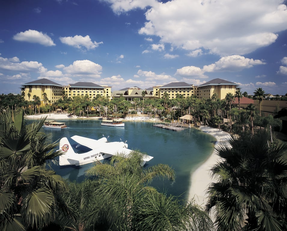 Preferred Exterior | Universal's Loews Royal Pacific Resort™