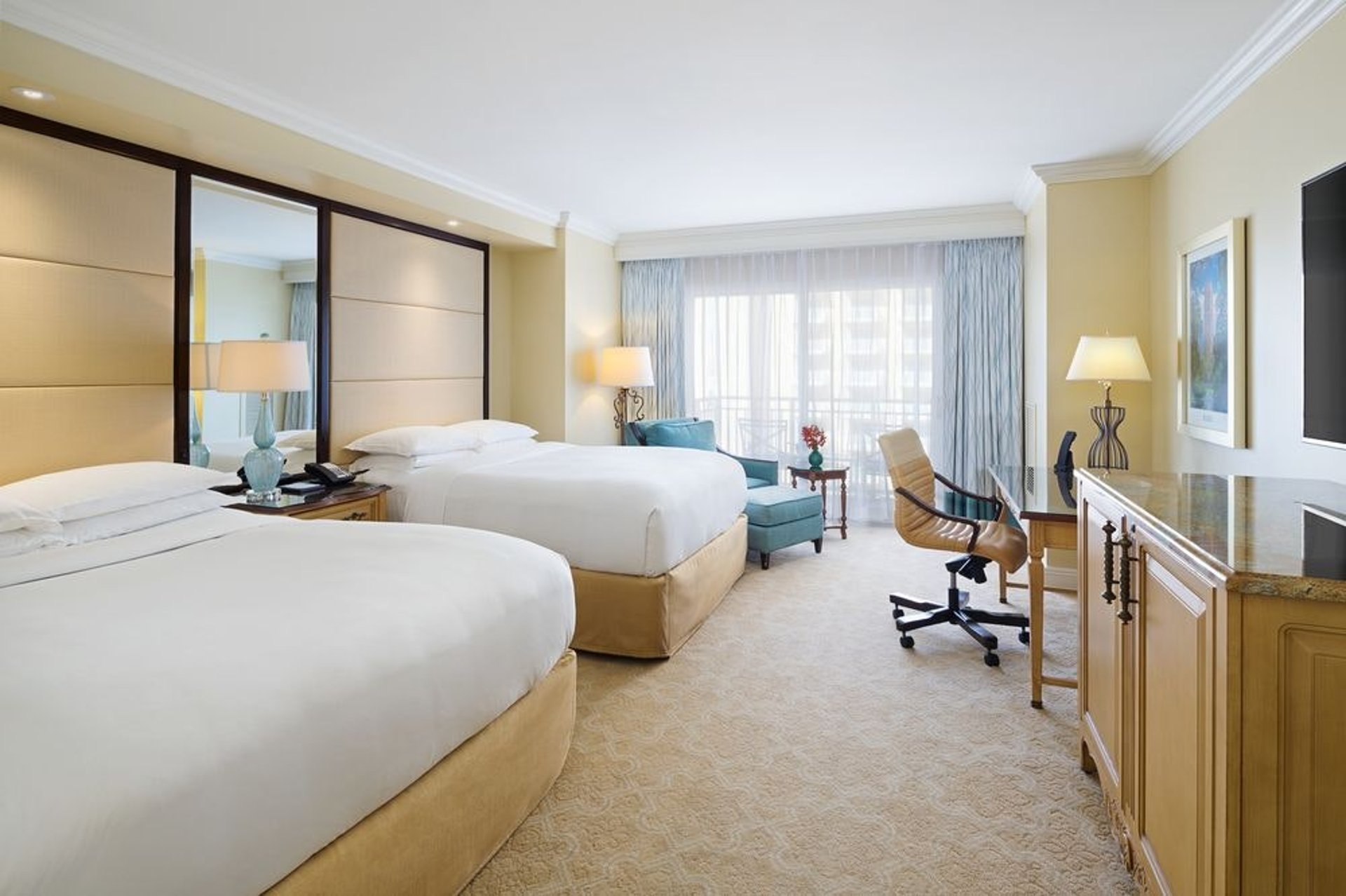 Lake View, 2 Queen Beds