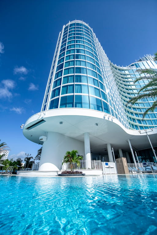 Pool | Universal's Aventura Hotel