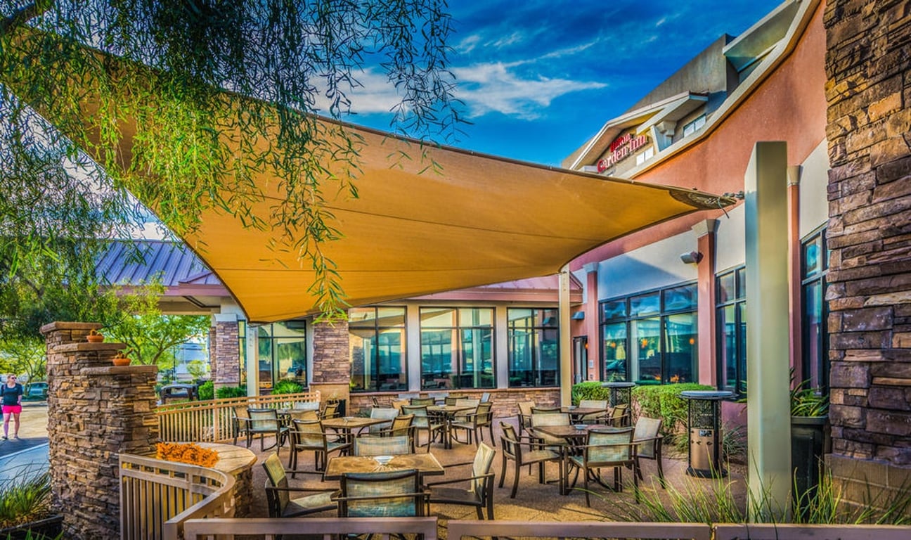 Outdoor Dining | Hilton Garden Inn Phoenix North Happy Valley