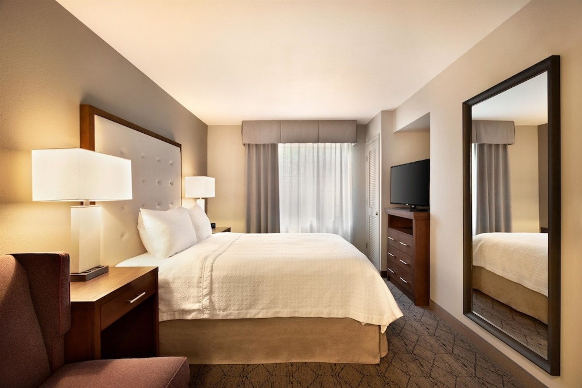 1 Queen Bed 1 Bedroom Accessible Suite