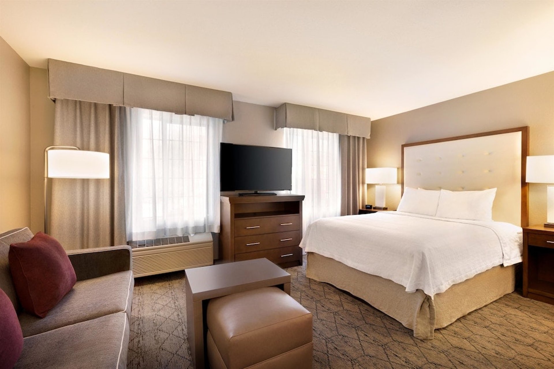 1 Queen Bed Studio Suite