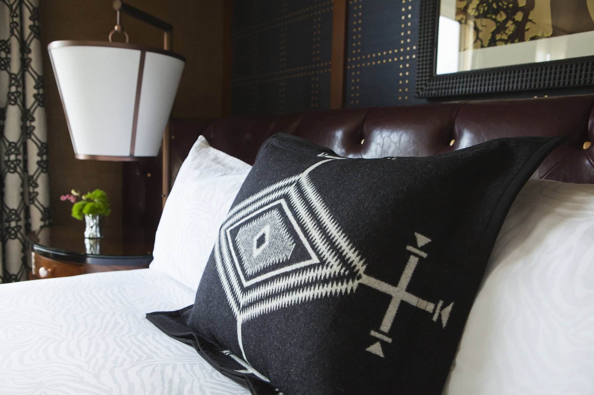 Riverfront Executive Suite Bed