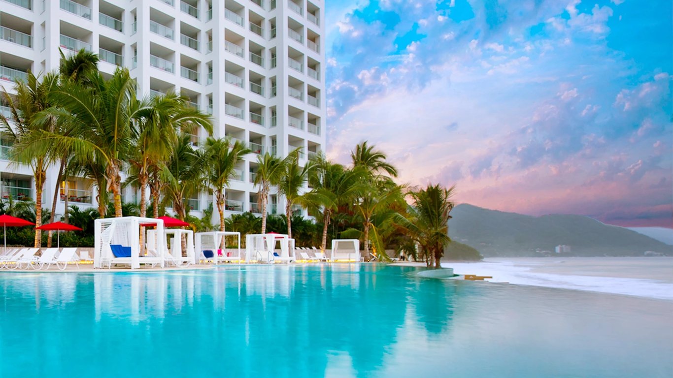 Alberca | Hilton Vallarta Riviera All-Inclusive Resort