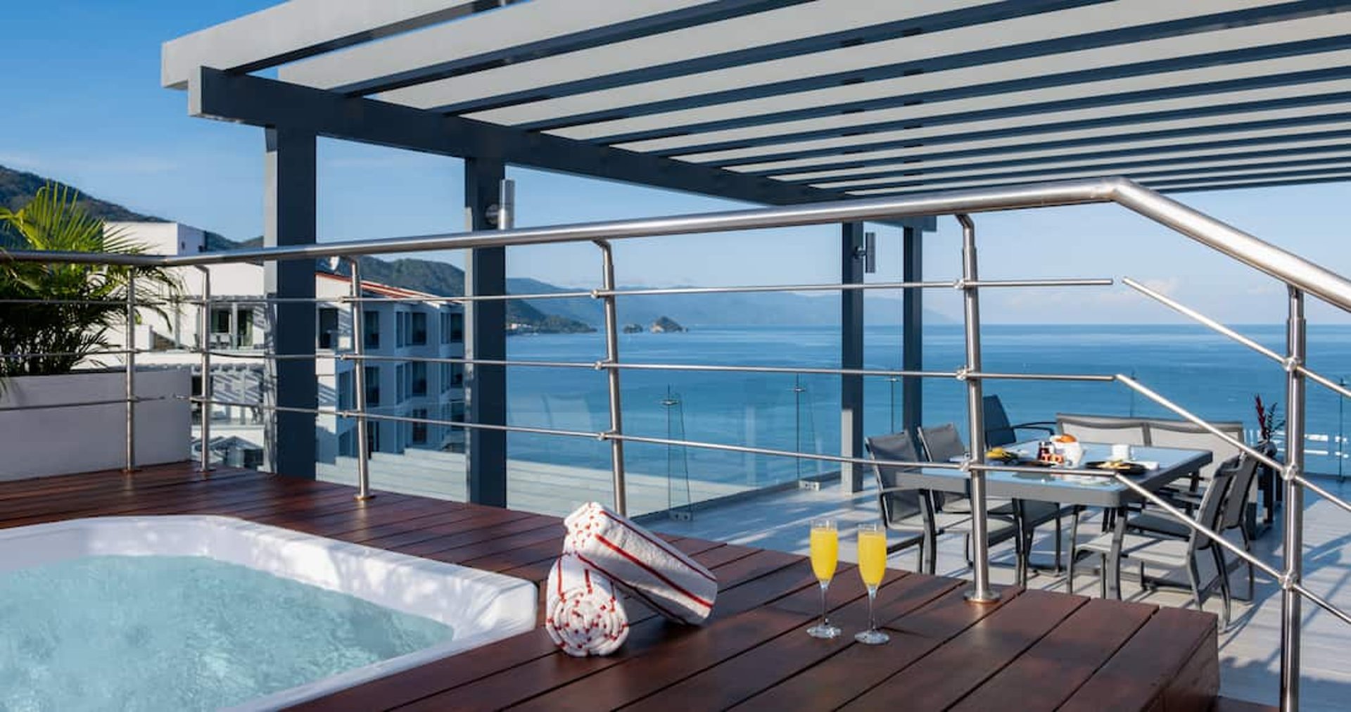 Terrace with Jetted Tub