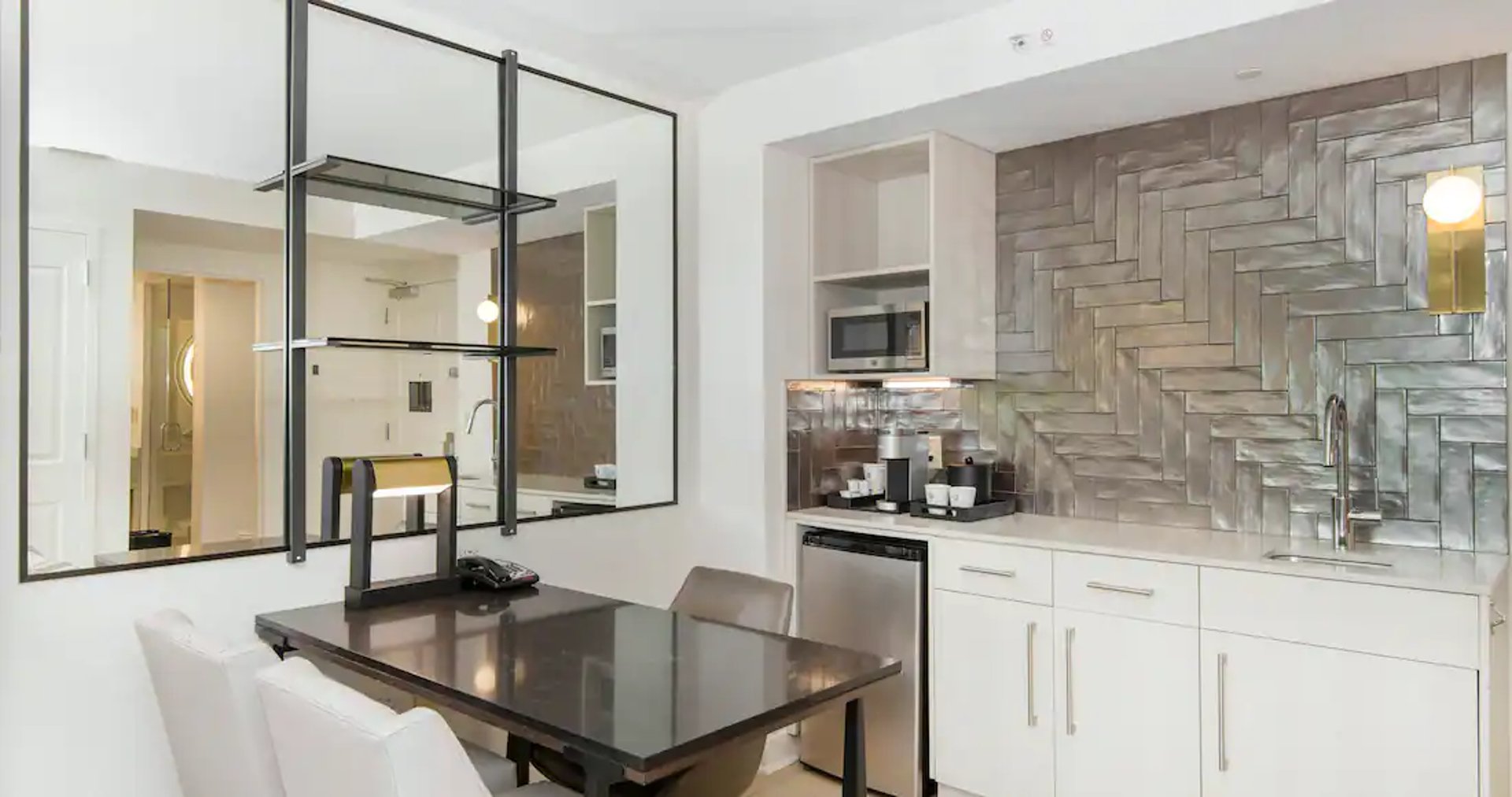 embassy-suites-brier-creek-dining-area