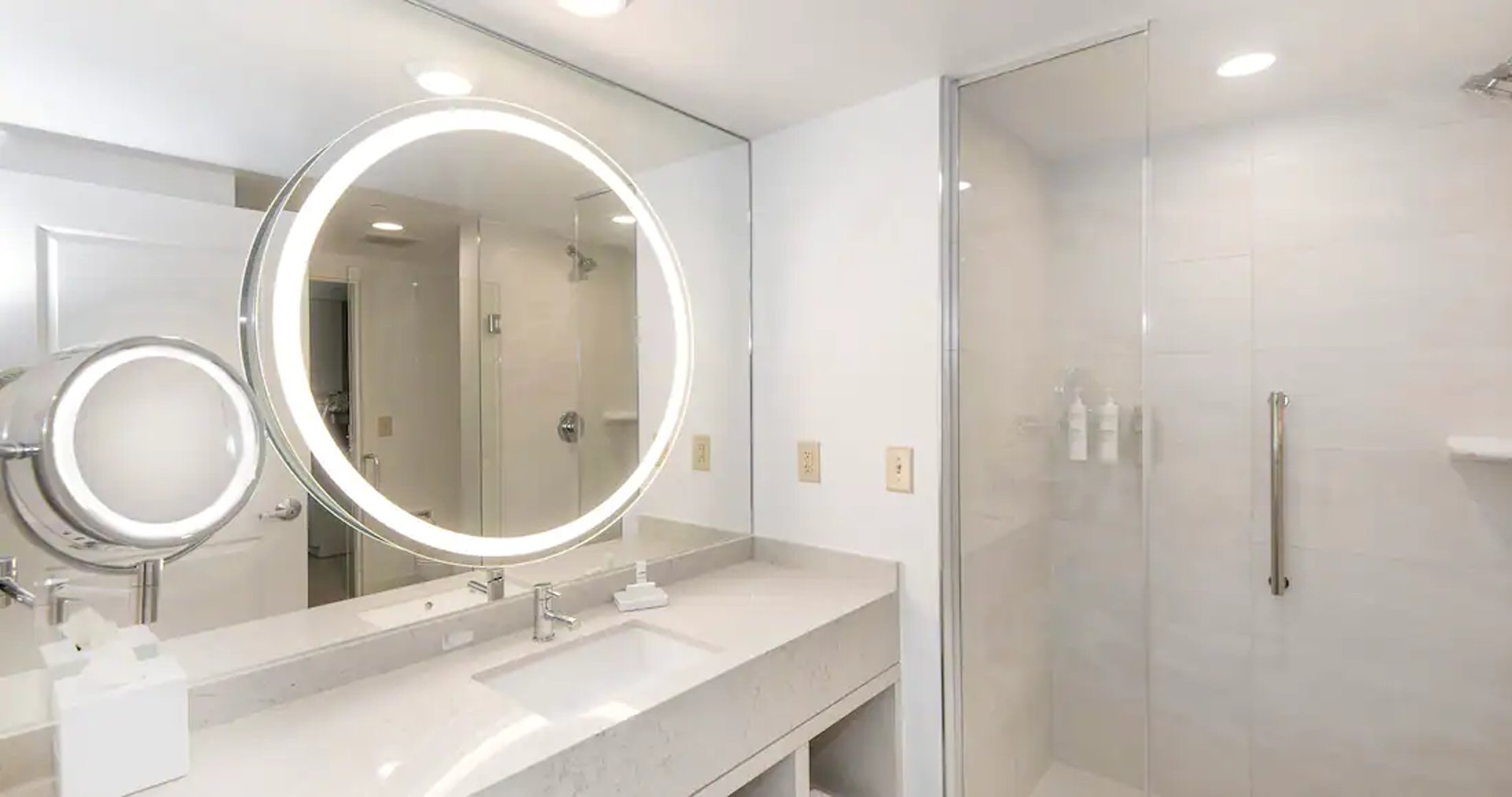 embassy-suites-brier-creek-bath