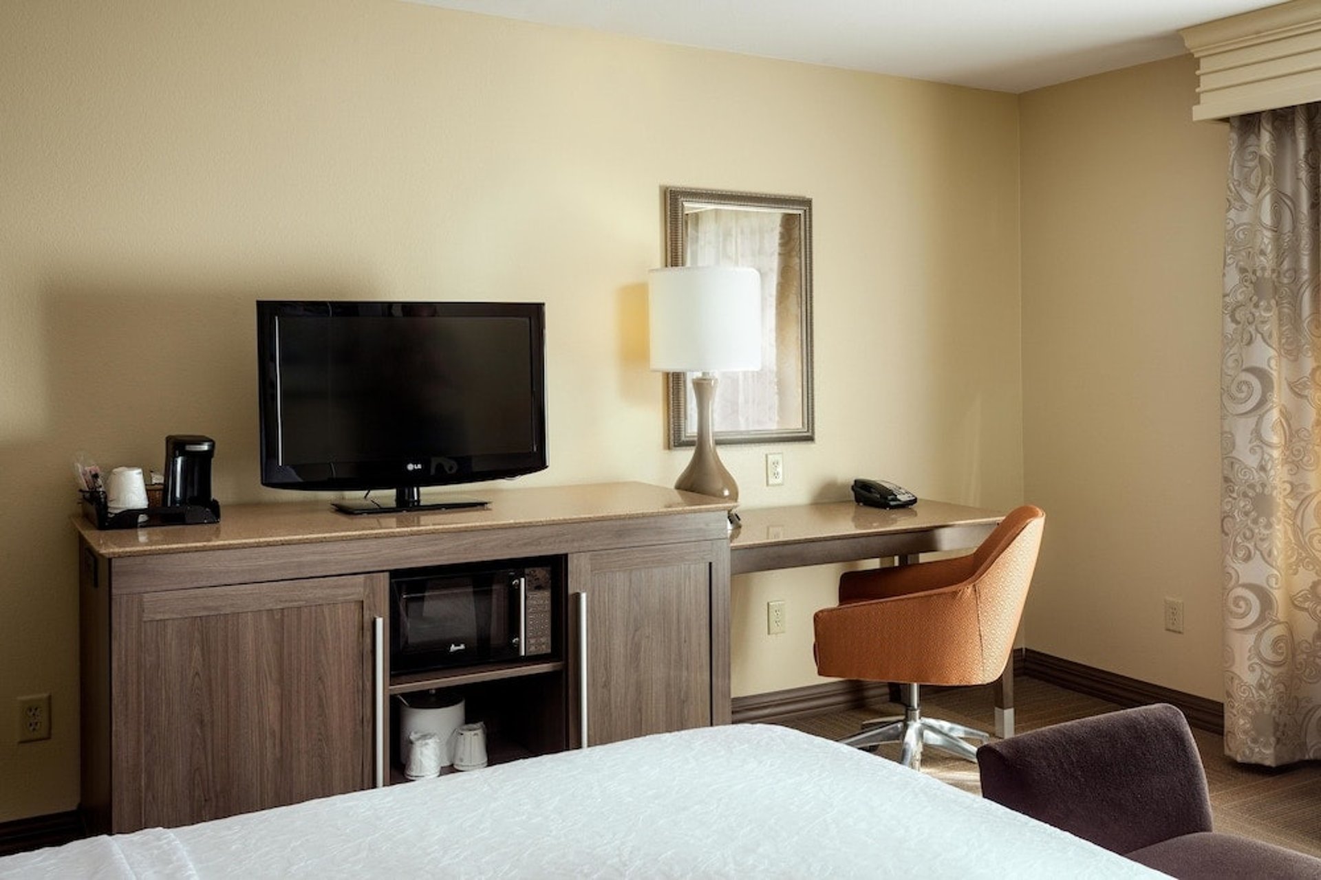 Accessible Suite Desk