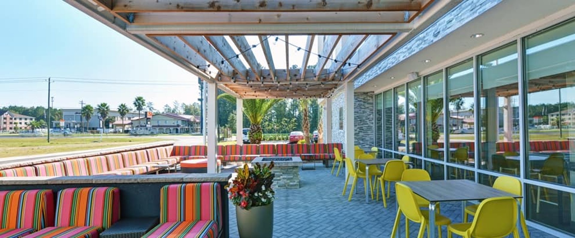HT_patio010_14_990x410_FitToBoxSmallDimension_Center.jpg | Home2 Suites by Hilton Richmond Hilll Savannah I-95
