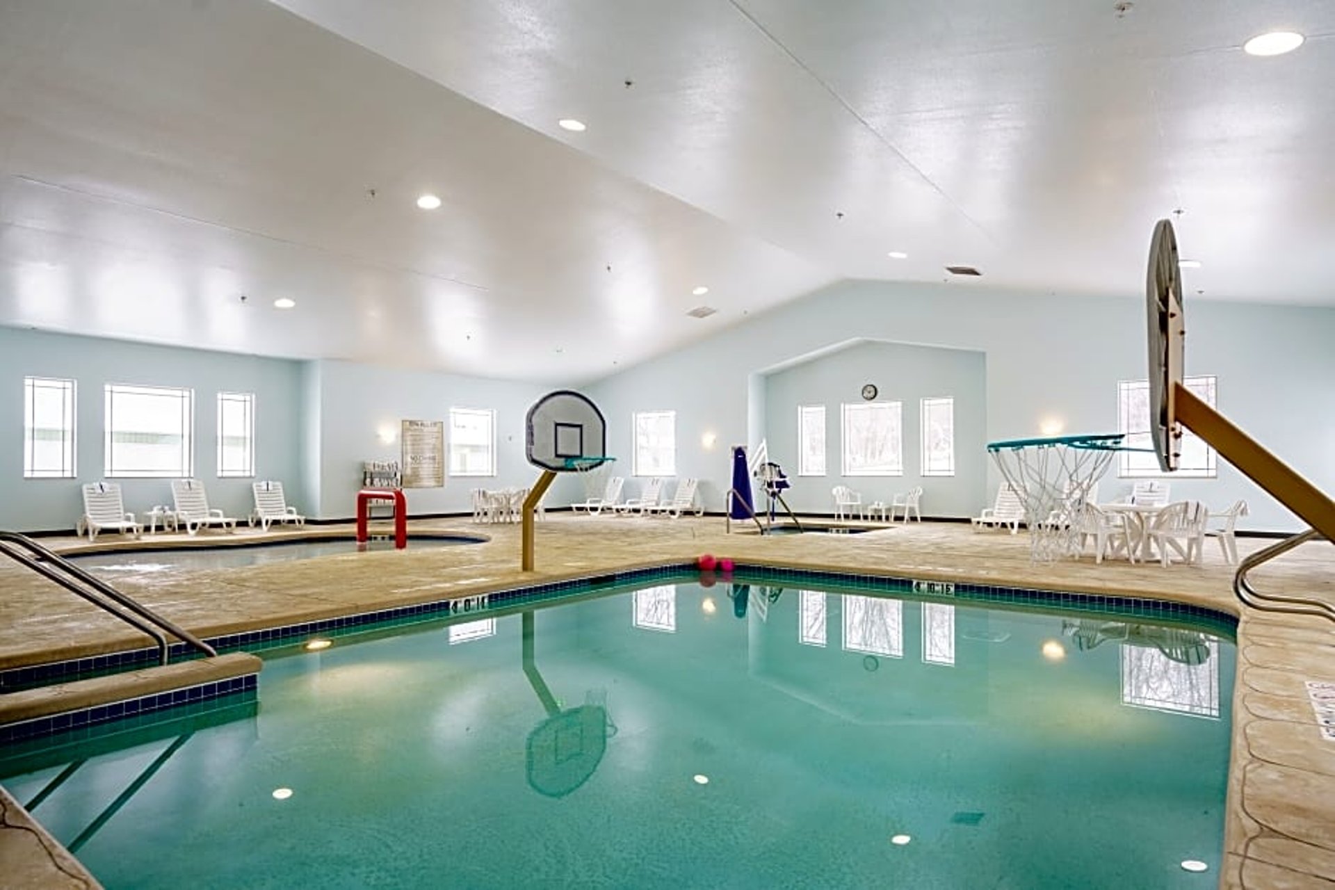 Pool | Cobblestone Suites - Ripon
