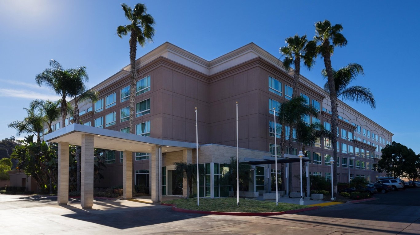 Exterior_Day | DoubleTree by Hilton Hotel San Diego - Del Mar