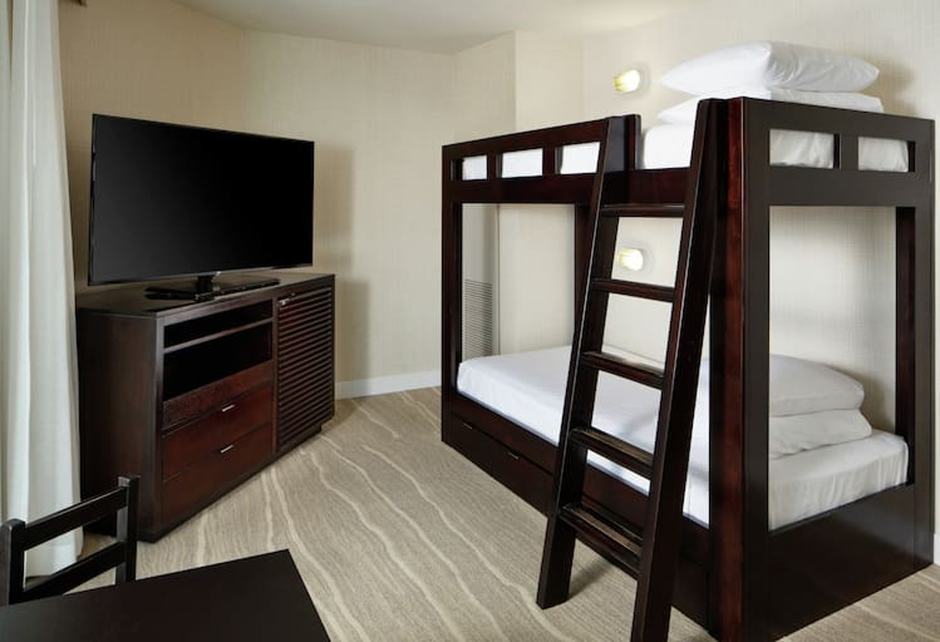 bunk-bed-room