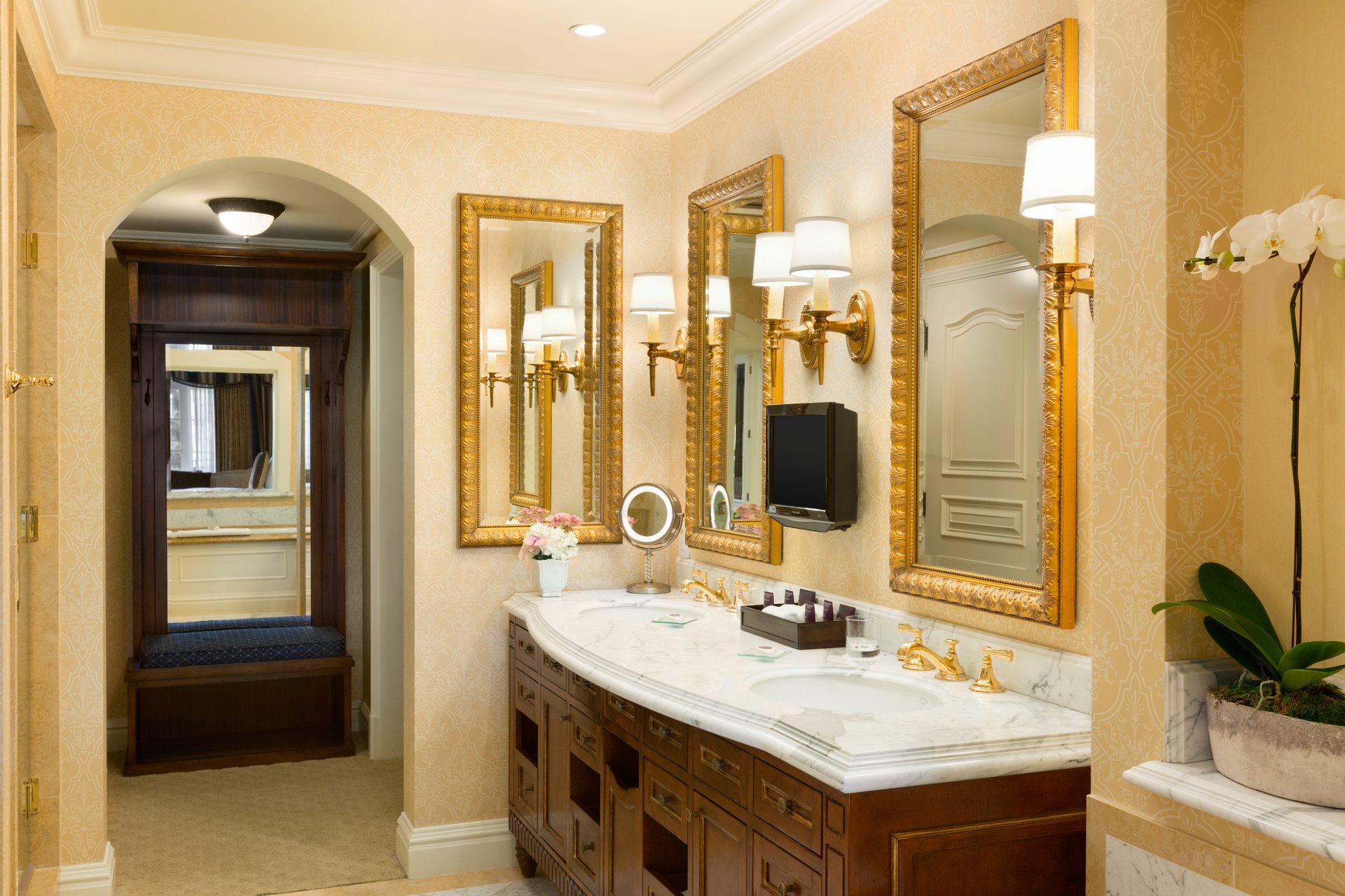Fairmont Room Bathroom 2