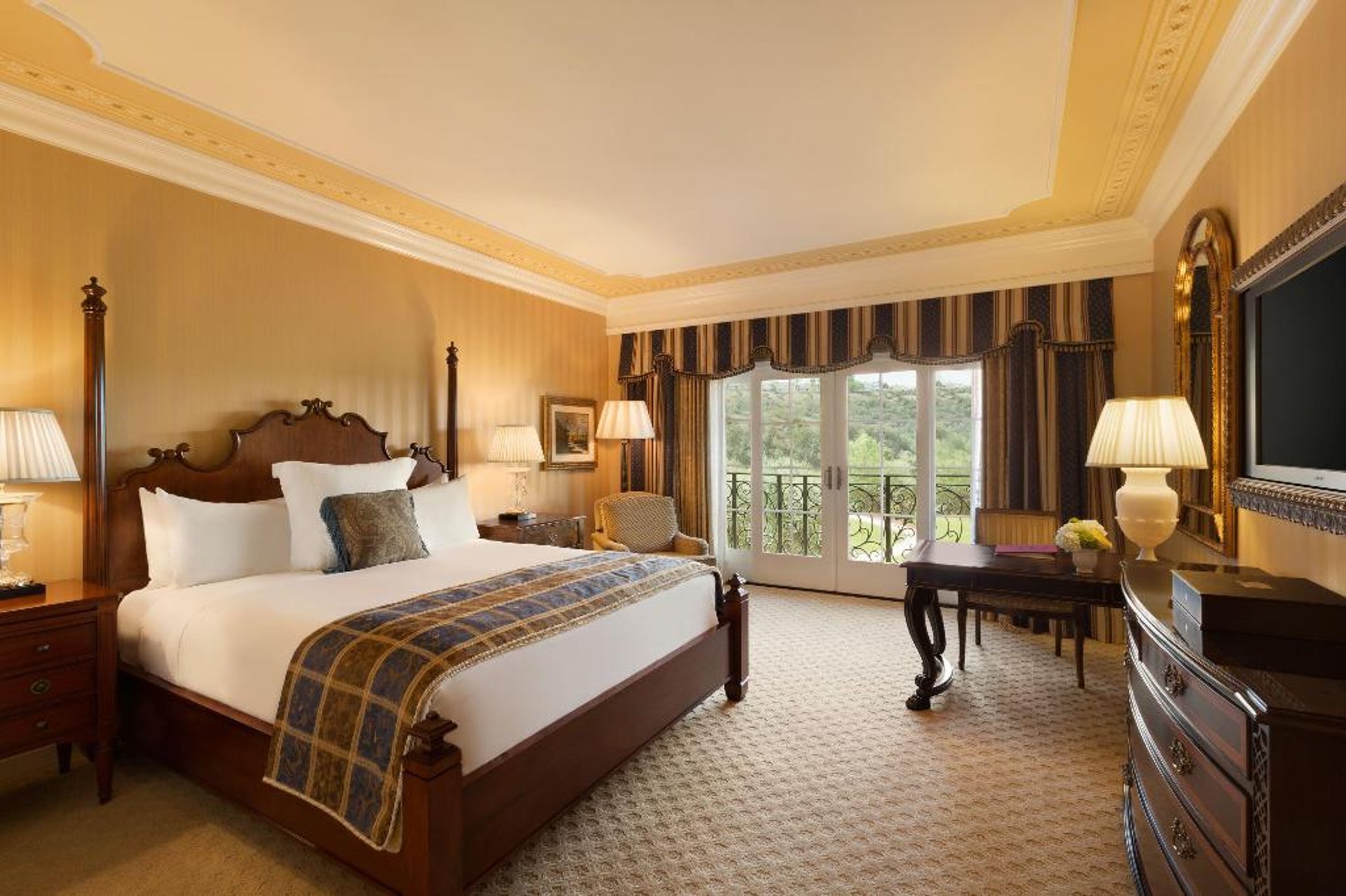 Fairmont Room Bedroom