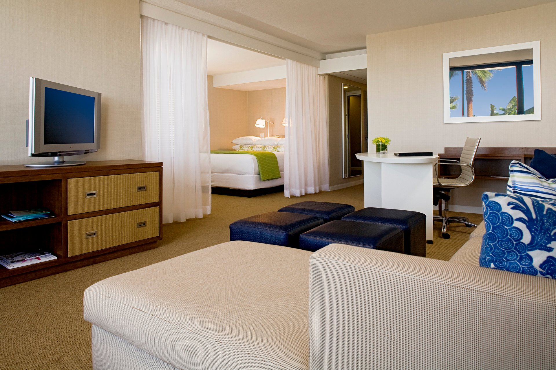 Ocean View Corner Suite + Ocean View Queen