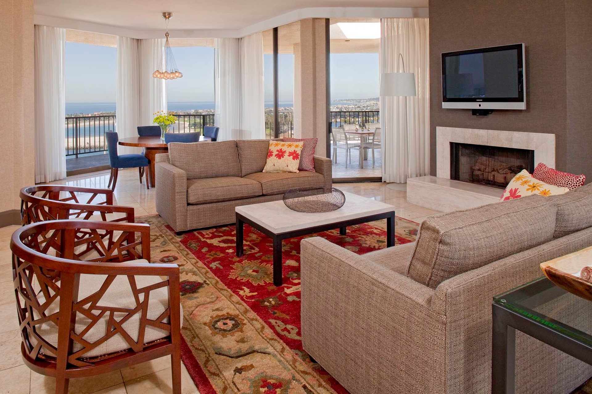 Living & Dining area