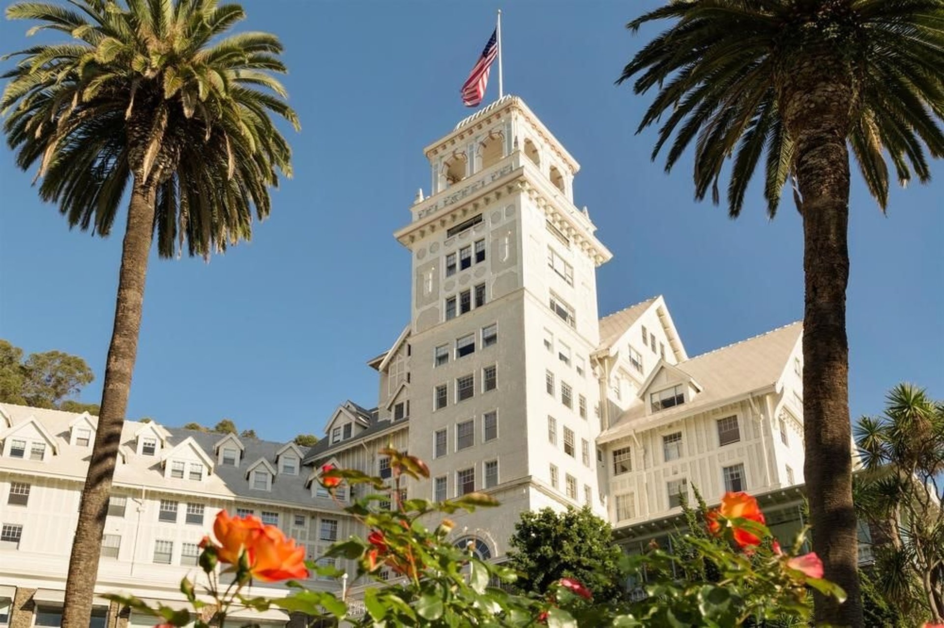 hotel front 2 | Claremont Resort & Club
