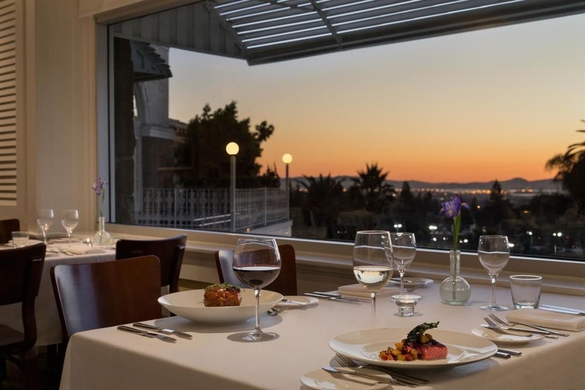 Restaurant 2 | Claremont Resort & Club