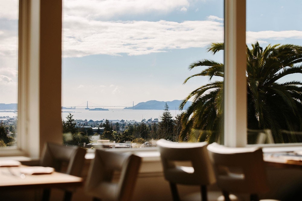 Restaurant View | Claremont Club & Spa, A Fairmont Hotel