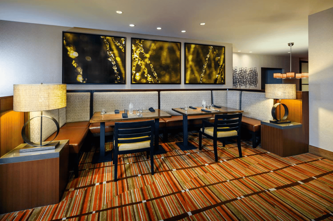 Dining Tables | DoubleTree by Hilton San Francisco Airport