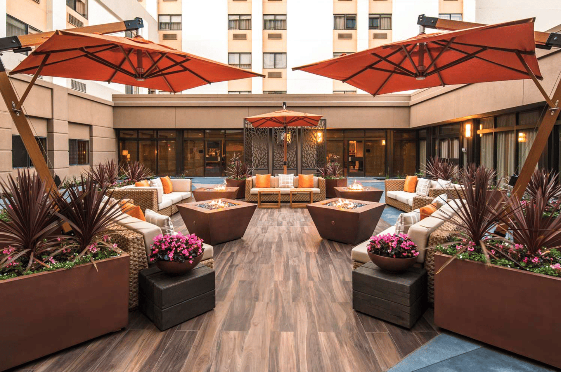 Sitting Area | DoubleTree by Hilton San Francisco Airport