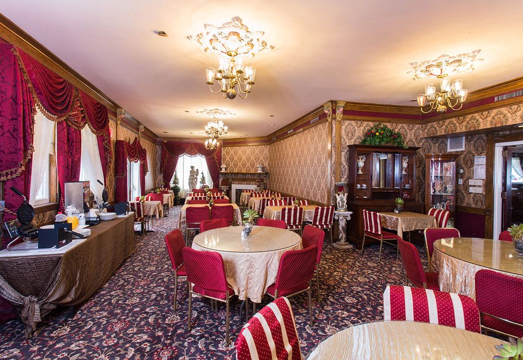 Dining Room | Queen Anne Hotel