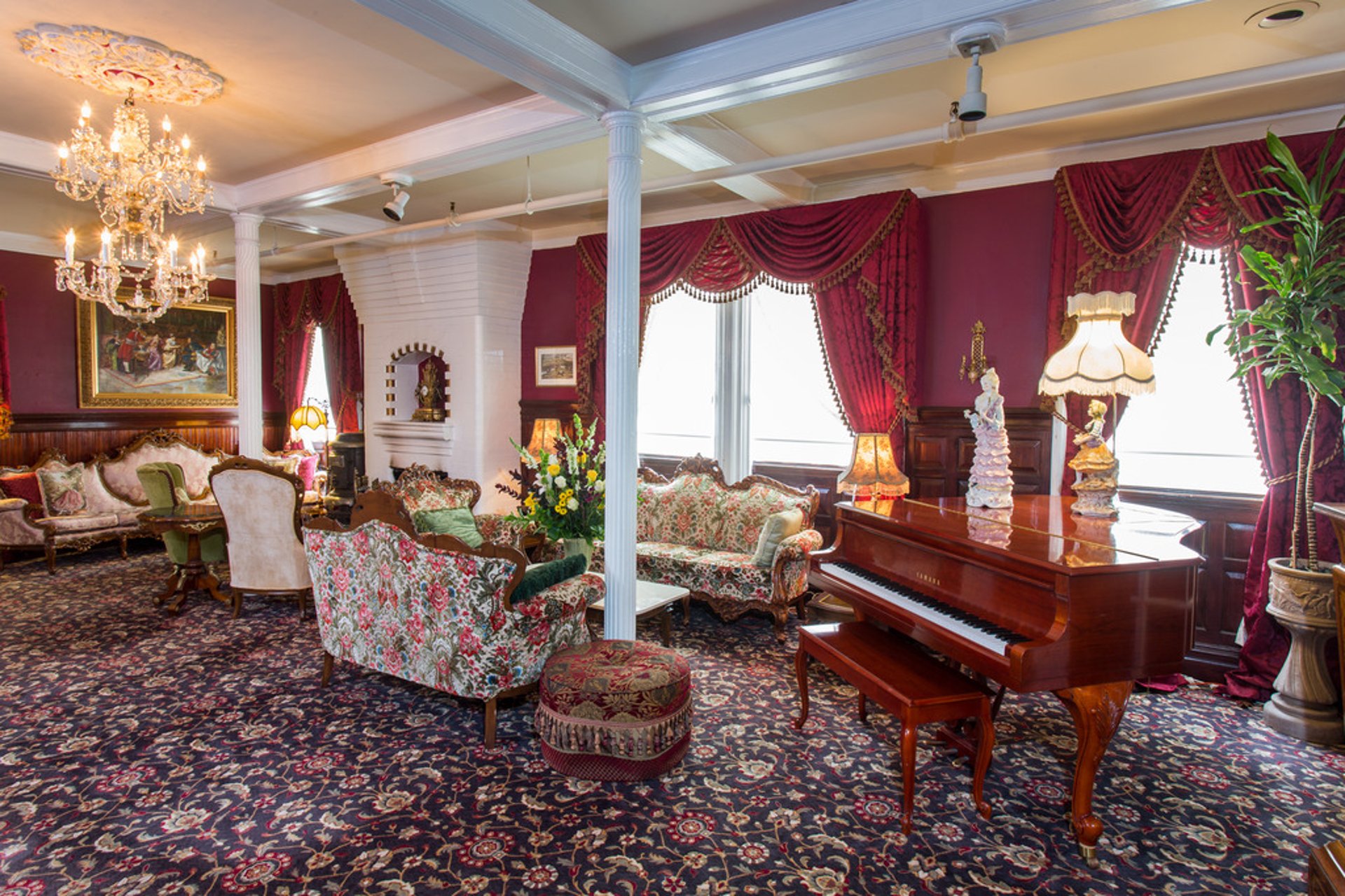 Grand piano | Queen Anne Hotel