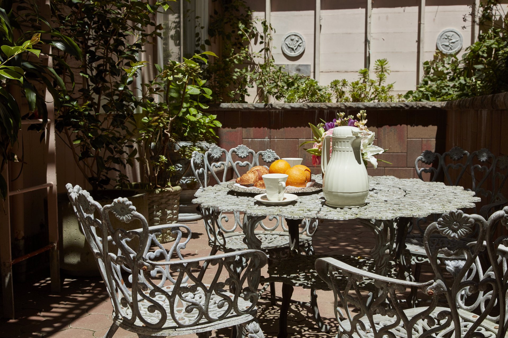 Queen_Anne_Hotel_Royal Family Suite 1.jpg