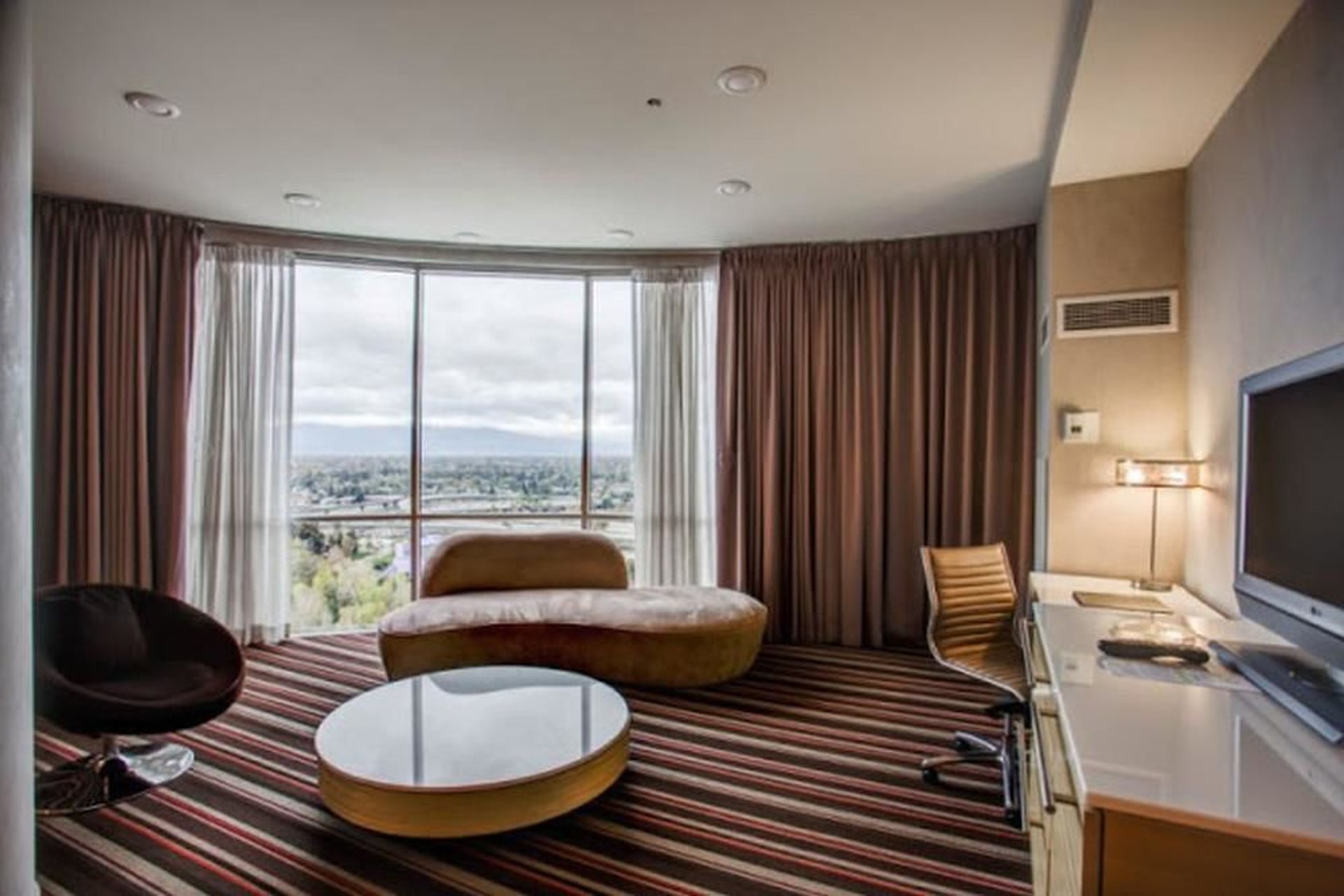 Separate Sitting Area