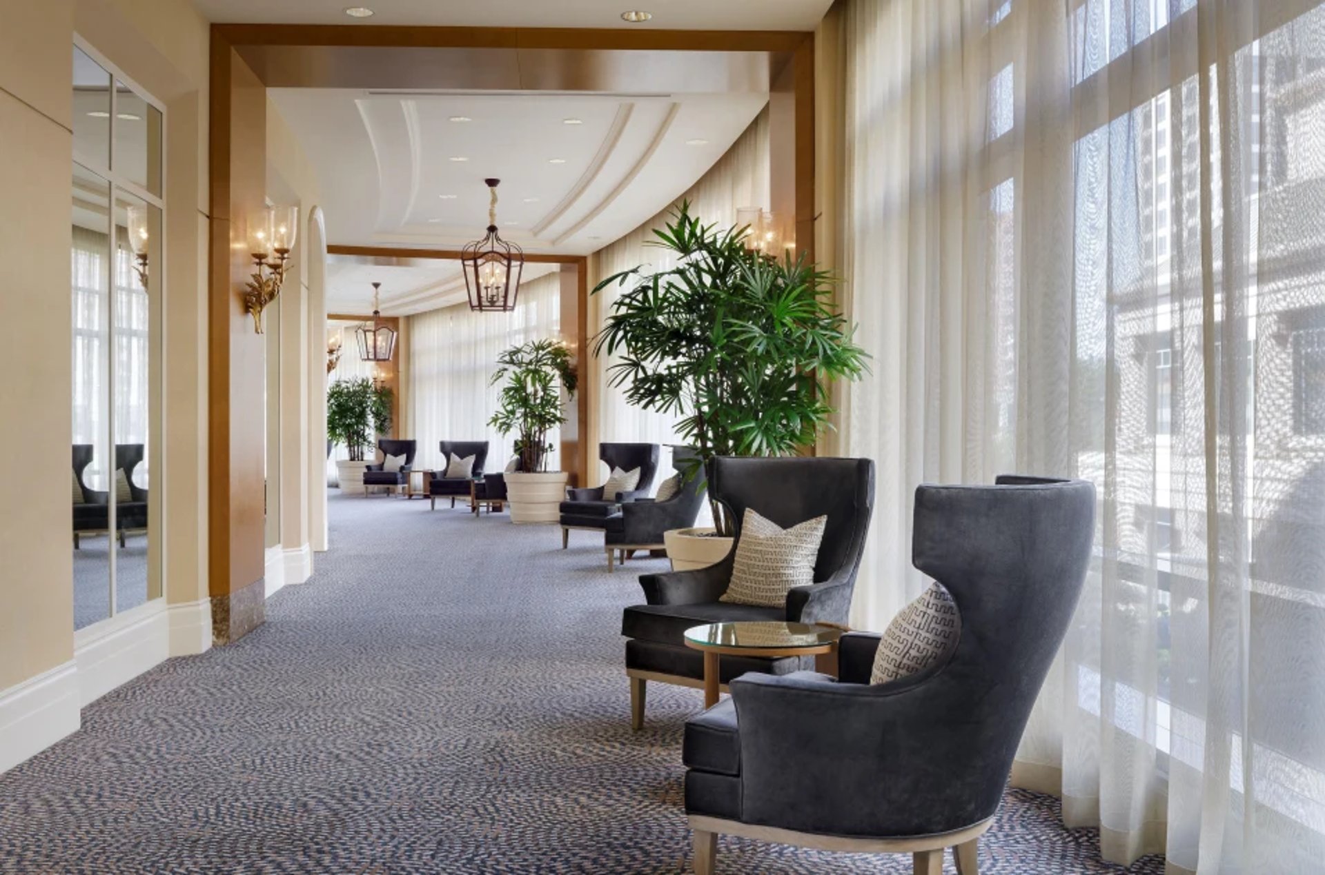 Meetings_South_Tower_Foyer_Hall