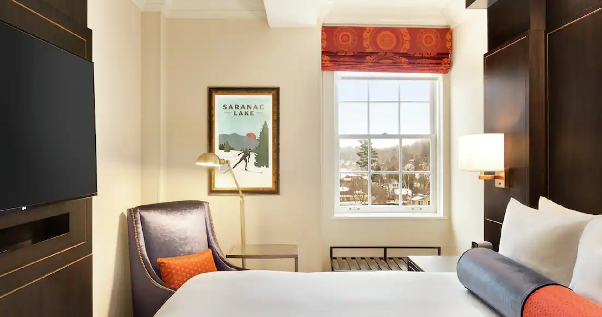 Queen Guestroom